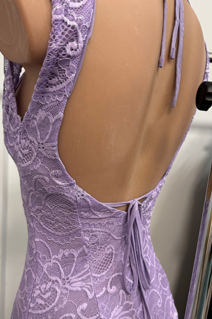 Vestido Corto Frida de Encaje Lila