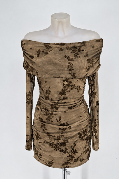 Vestido Corto Joyce de Tul Camel Hombro Descubierto